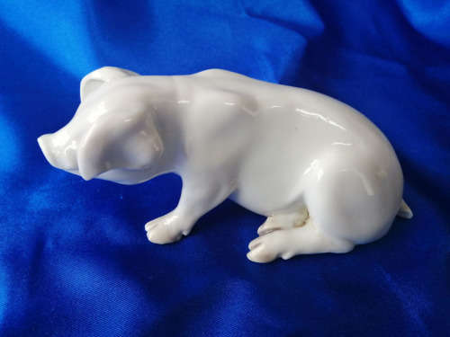 Very Old China Pig Facing Left *