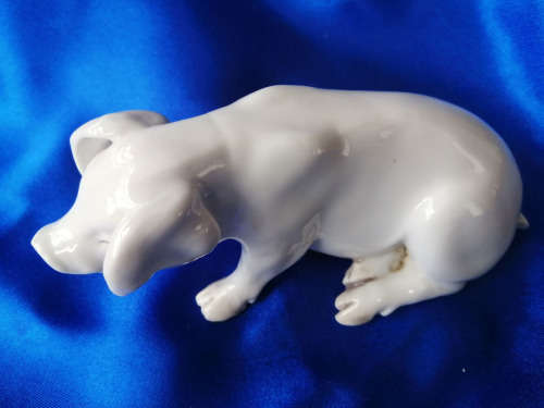 Very Old China Pig Facing Left *
