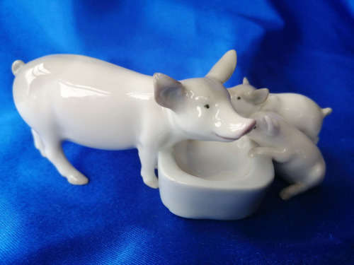Very Old Porcelain Mother Pig with Her Babies *