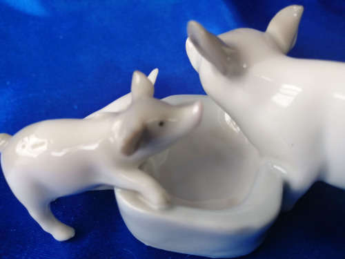 Very Old Porcelain Mother Pig with Her Babies *