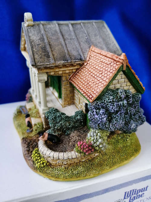 Miniature House - Lilliput Lane. The Pigsty. L3255 Collectors Club. #