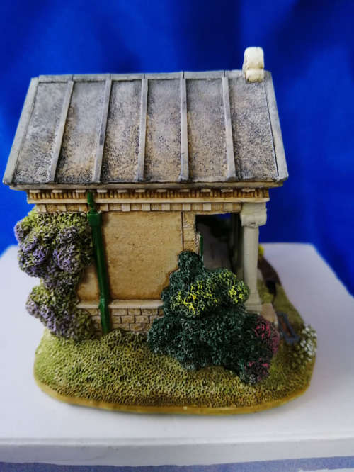 Miniature House - Lilliput Lane. The Pigsty. L3255 Collectors Club. #