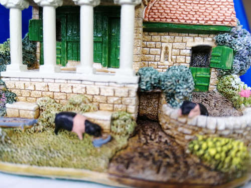 Miniature House - Lilliput Lane. The Pigsty. L3255 Collectors Club. #