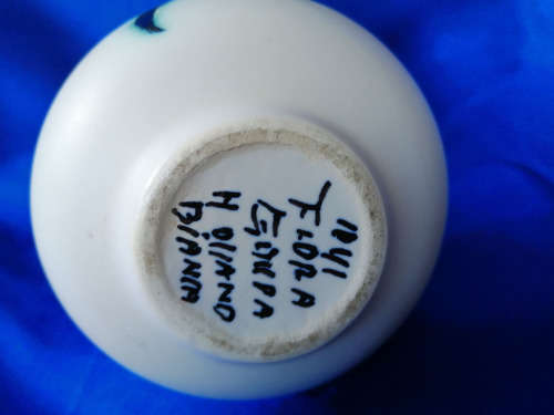 Vintage Signed Flora `Bianca` Gouda Holland Bud Posy Vase  #