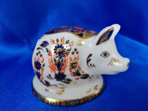 Royal Crown Derby Sitting Piglet  Pig Paperweight - Gold Stopper