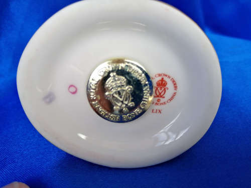 Royal Crown Derby Sitting Piglet  Pig Paperweight - Gold Stopper