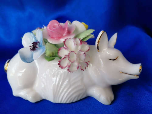 Royal Doulton Bone China Pig Flower Cluster Bouquet England Vintage Flower