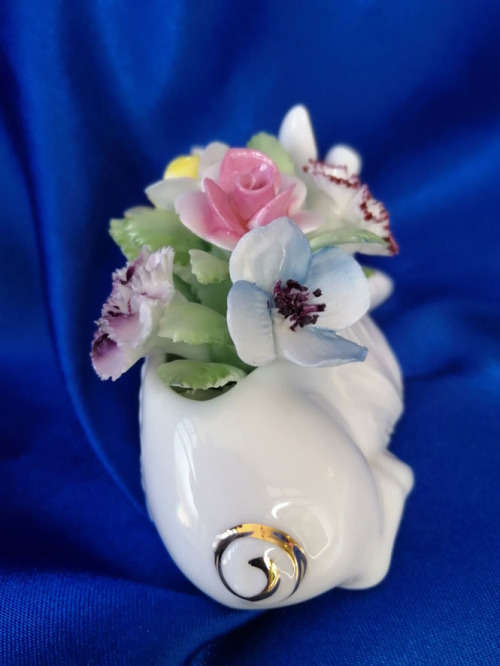Royal Doulton Bone China Pig Flower Cluster Bouquet England Vintage Flower