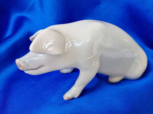 VINTAGE ROYAL COPENHAGEN FIGURINE OF A ` SEATED PIG` NO. 1400 BY ERIK NEILSEN
