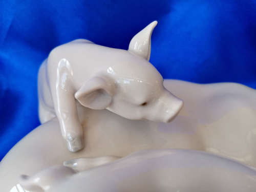 Lladro Figure `Playful Piglets` Sow with two piglets No 5228 1984