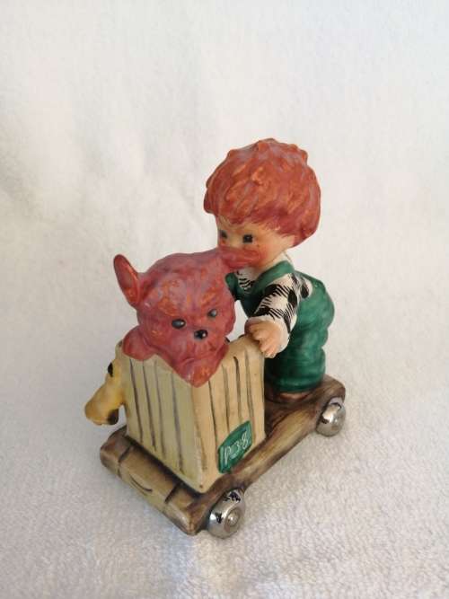 Goebel red head figurine Boy with Dog, Gangway