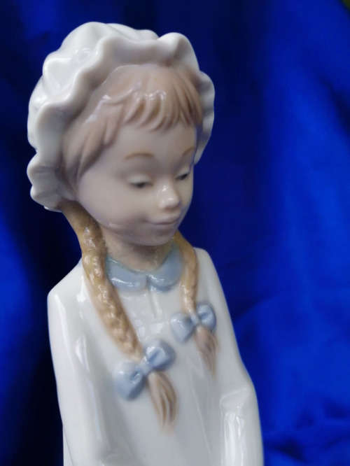 Lladro Nao Girl Holding Basket