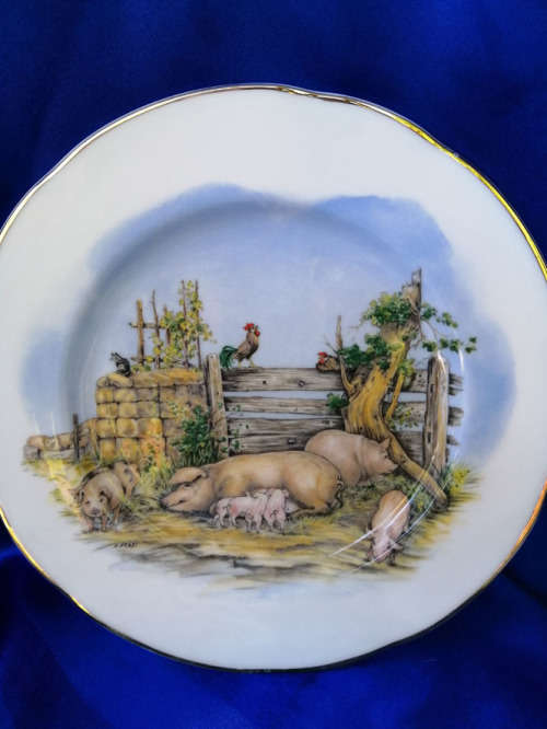 Bone China Pig Family Plate
