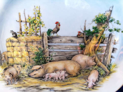 Bone China Pig Family Plate