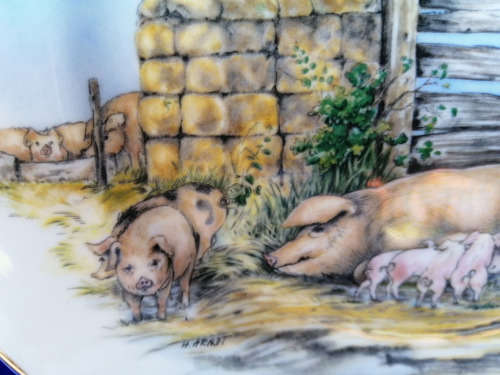 Bone China Pig Family Plate