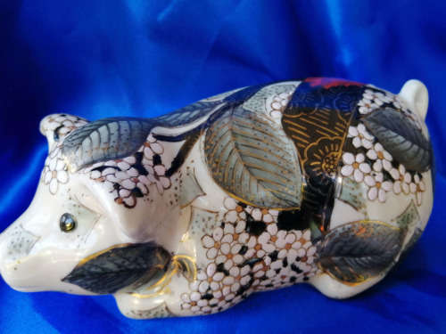Enameled porcelain  pig *