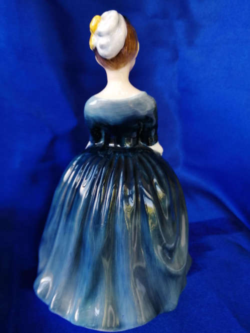 Royal Doulton Cherie H.N 2341 *
