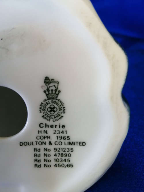 Royal Doulton Cherie H.N 2341 *