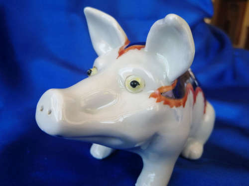 Chubby Sitting Pig Possi Holder *