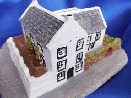 Miniature House - Fairhaven 7 Castle Hill