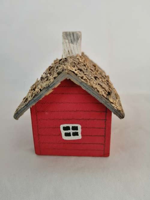 Miniature House - Red Wood Cottage