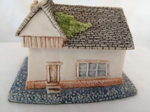 Miniature House - Village Collection Trinket House