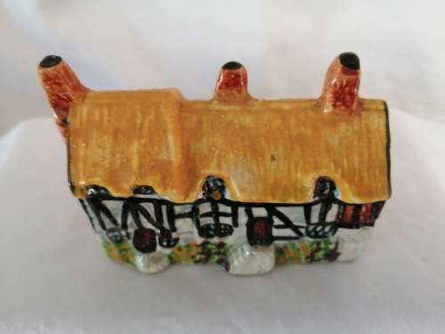 Miniature House - Anne Hathoway