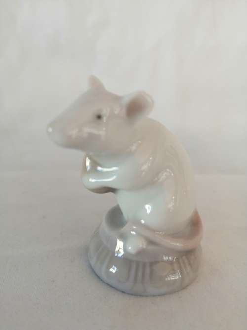 Lladro Porcelain Miniature Mouse : Little Mouse