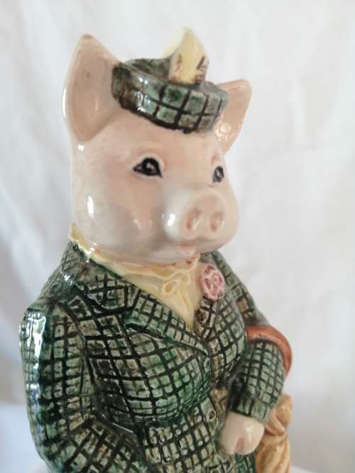 Lovely Beswick English Country Folk ``The Lady Pig`` ECF8 *