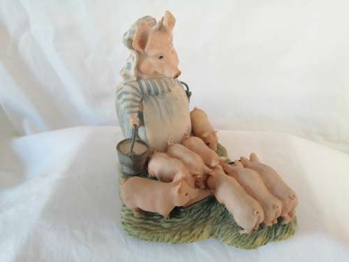 Border Fine Arts Beatrix potter Aunt Pettitoes feeding the Piglets *
