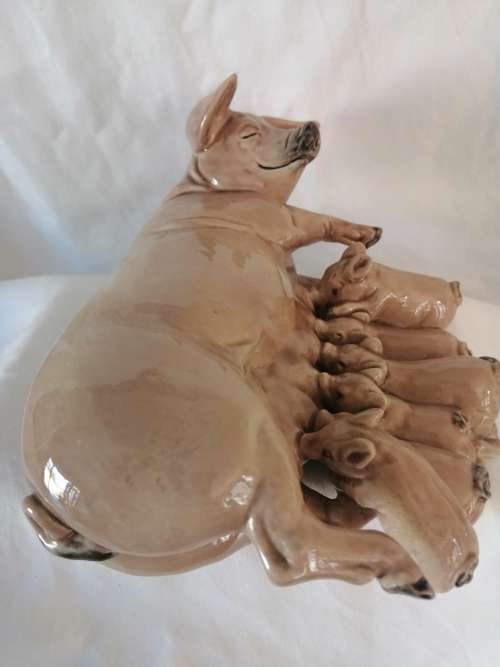 Heredities Sow and Piglets The Charm of Creamwear large