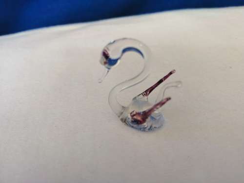 Stunning Glass Figurine Tiny Swan