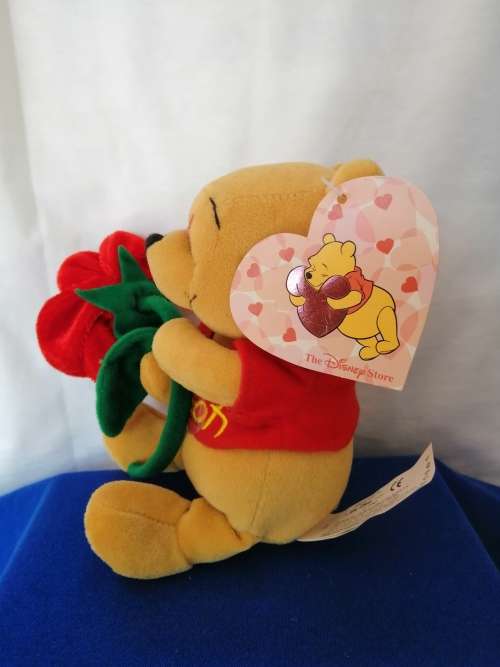 Disney Store Exclusive Winnie The Pooh - Holding a Rose Soft Plush Beanie Toy