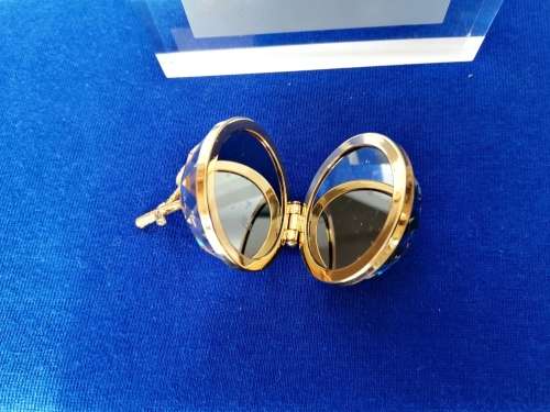 GENUINE Swarovski Crystal Stunning Clear Small Apple Photo Holder Paperweight *