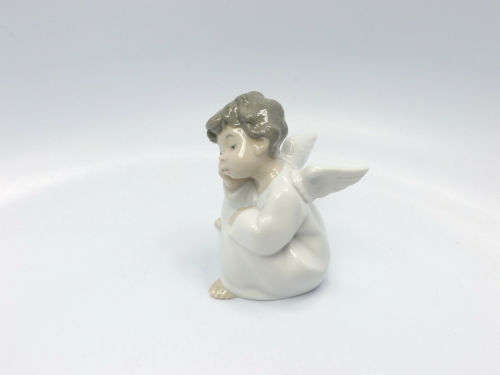 Lladro Christmas `Angel Dreaming`No 4961 Retired