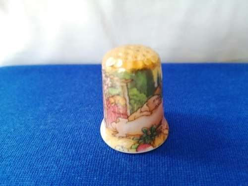 Bone China Thimble Birchcroft Pig and Piglets