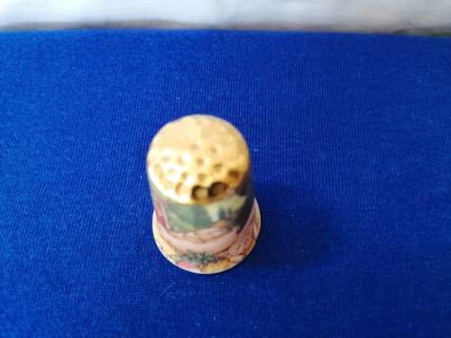 Bone China Thimble Birchcroft Pig and Piglets