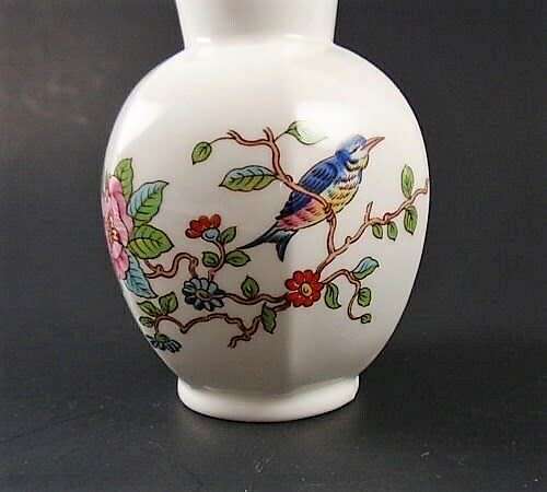Aynsley Pembroke - Gold  Vase Bone China White