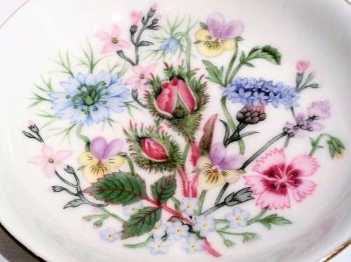 Aynsley Wild Tudor - Gold  Ring Dish Bone China White