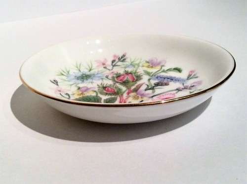 Aynsley Wild Tudor - Gold  Ring Dish Bone China White