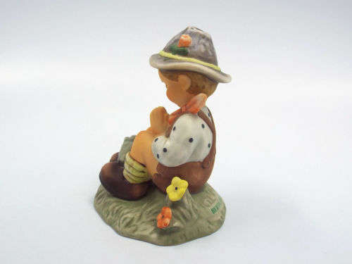Berta Hummel Goebel Figurine BH55 Nature`s Prayer 1997