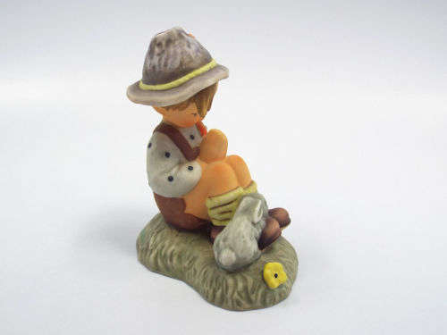 Berta Hummel Goebel Figurine BH55 Nature`s Prayer 1997
