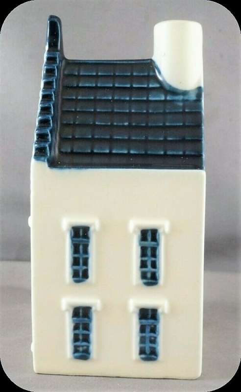 KLM  Bols Royal Distilleries Holland Blue Delft House No. 77 - Amsterdam