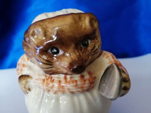 Beswick Beatrix Potters Mrs Tiggy Winkle 1107/2 #