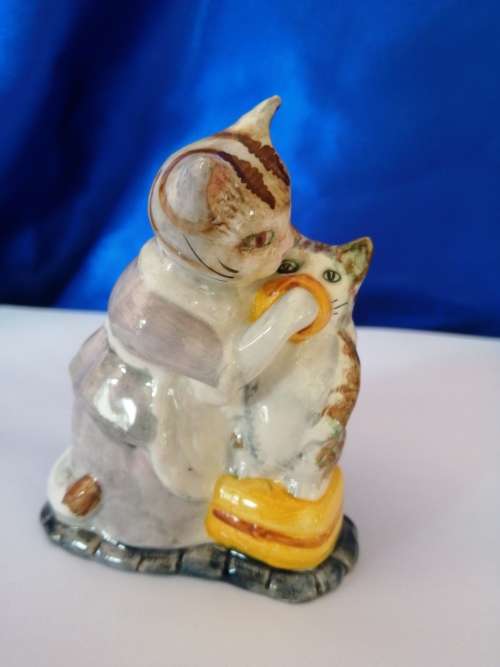Beswick Beatrix Potters Tabitha Twitchitt and Miss Moppet 2544 #