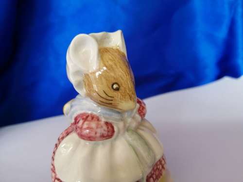 Royal Albert Beatrix Potters The Old lady who Lived in a Shoe Knitting 2804 #