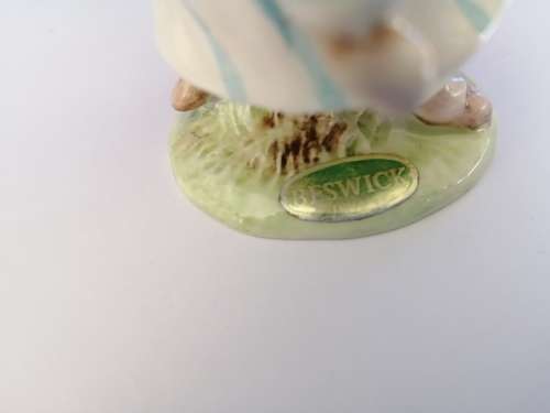 Beswick Beatrix Potters Little Pig Robinson 1104/1 GOLD #