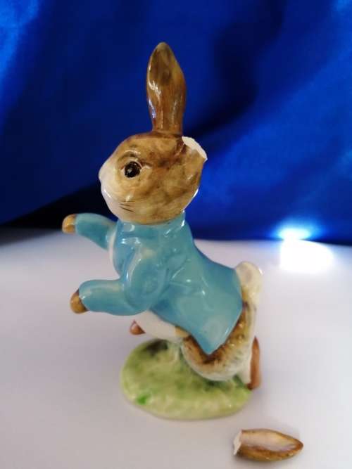 Beswick Beatrix Potters Peter Rabbit 1098/1 GOLD #