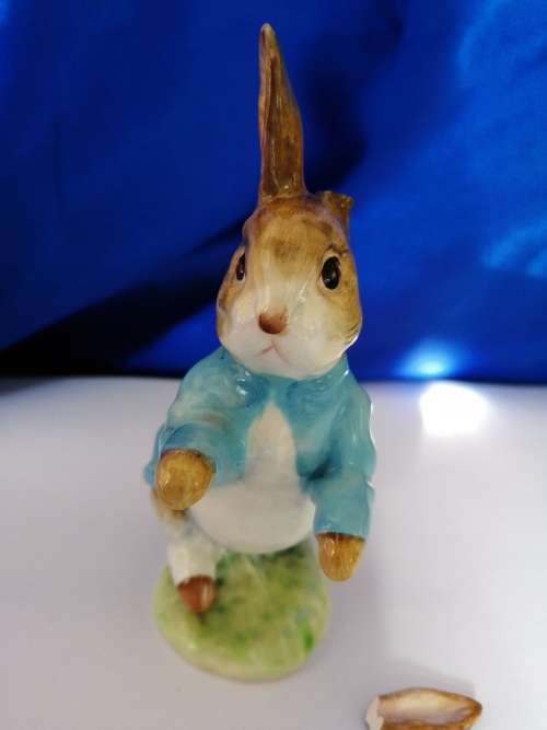 Beswick Beatrix Potters Peter Rabbit 1098/1 GOLD #