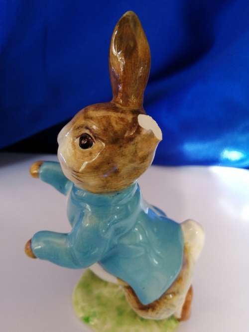 Beswick Beatrix Potters Peter Rabbit 1098/1 GOLD #